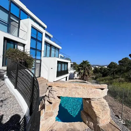 Villa Moderna Welcs Emp-097- Con Piscina Llanca