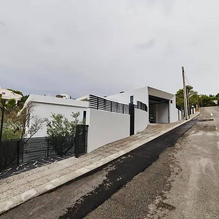 Moderna Welcs Emp-097- Con Piscina Villa *